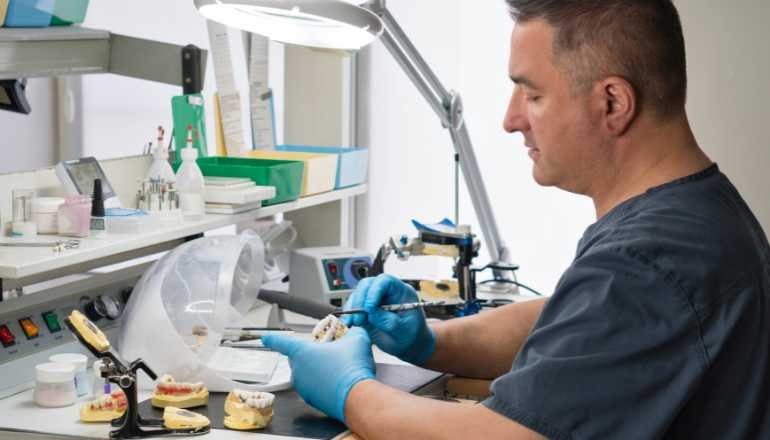 Understanding the Role of Dental Technicians in Modern Dentistry